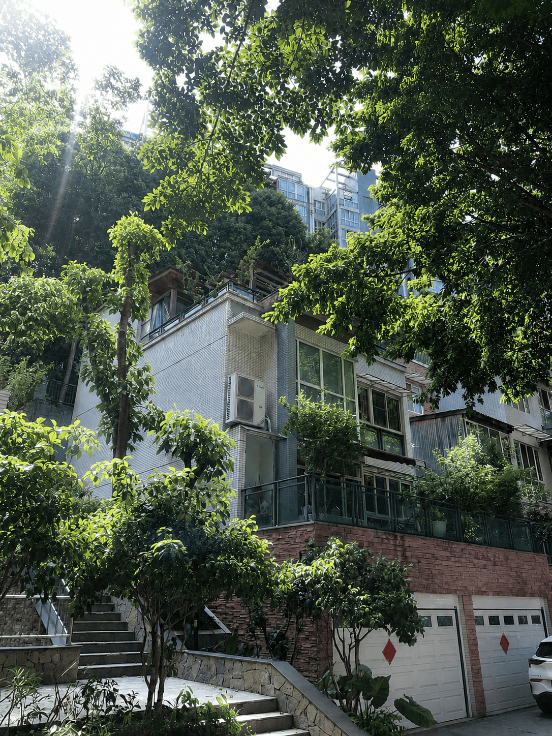 丰台岛居岁月从容升级：小小岛老别墅加装蒂升悦行款电梯